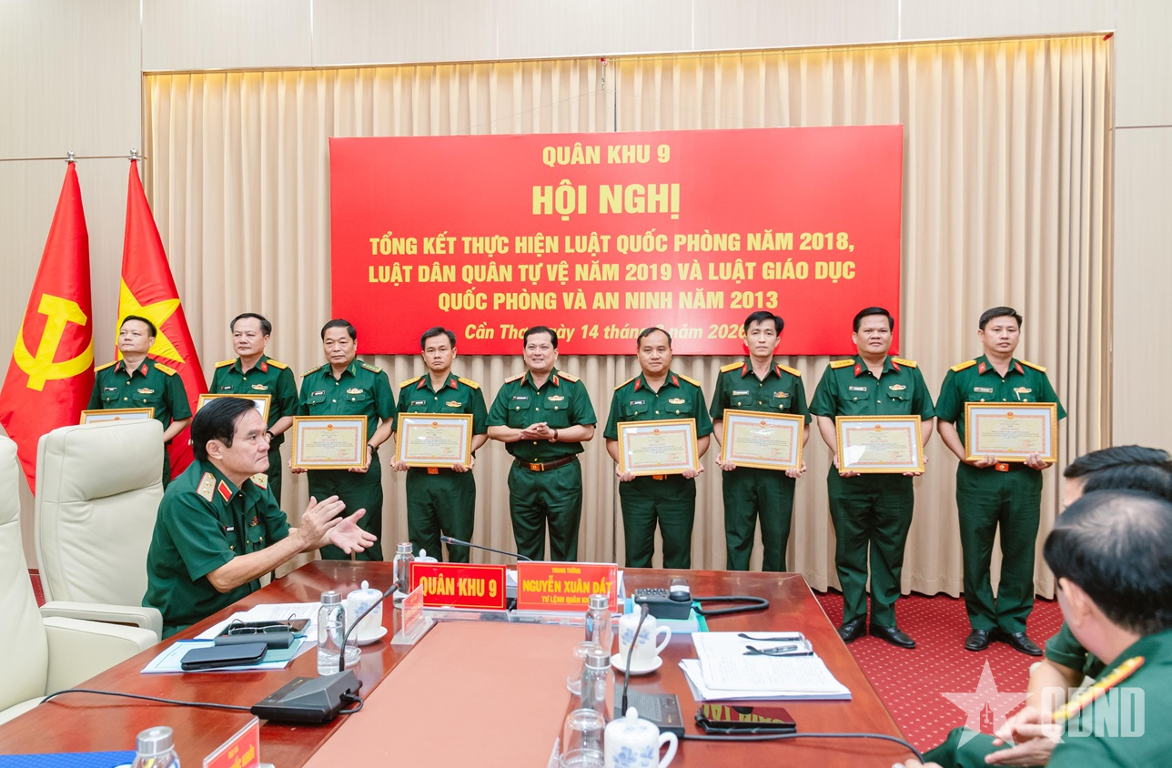 Quân khu 9 thực hiện tốt pháp luật về quốc phòng
